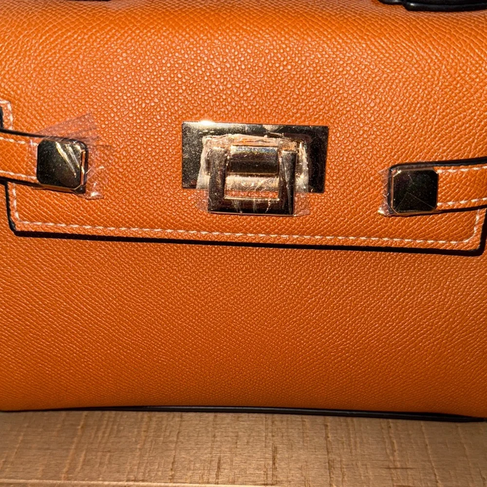 NWOT AMAZON SMALL TAN HANDBAG - Picture 3 of 7